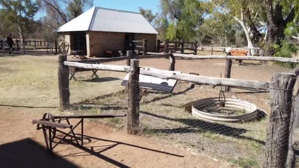 Edificios de la estación telegráfica Alice Springs — Vídeos de Stock