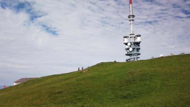 Torre de Telecomunicações Rigi Kulm — Vídeo de Stock