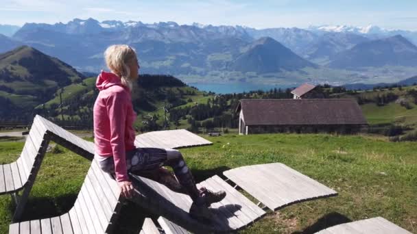 Rigi-Kulm 의 꼭대기에 있는 deckchair — 비디오