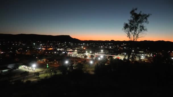 Alice Springs luchtfoto uitzicht 's nachts — Stockvideo