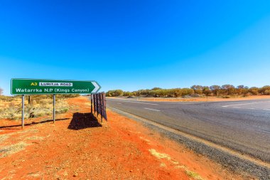 Kings Canyon 'a giden Luritja Yolu