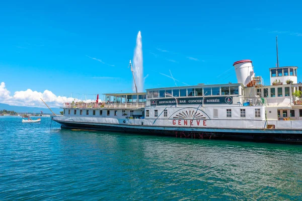 Cenevre Gölü ve Jet Deau Çeşmesi