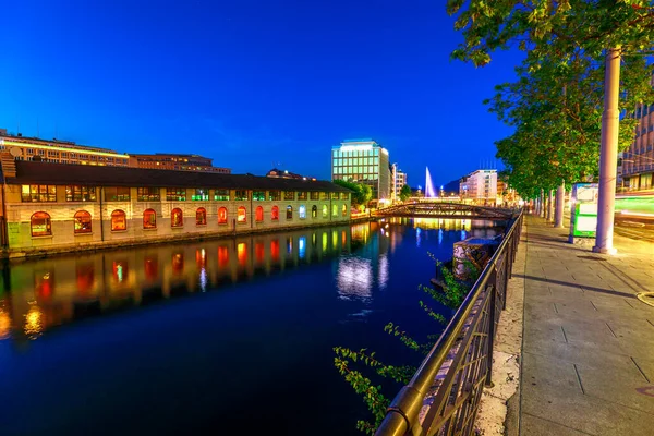 Geneva Switzerland by night — Stock Photo, Image