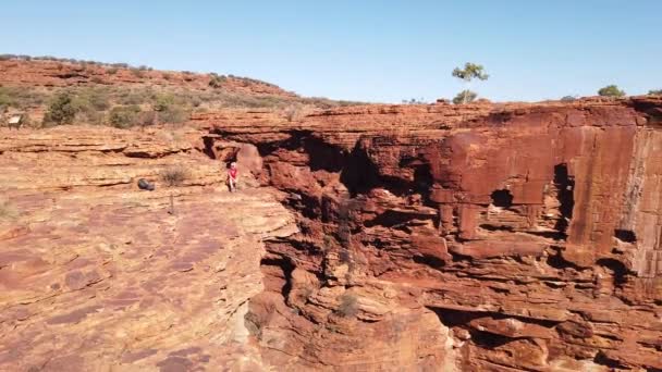 Turismo en Kings Canyon Australia — Vídeos de Stock