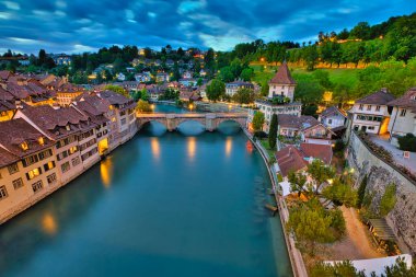 Akşamları Bern 'in silüeti