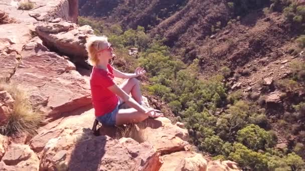 Meditación de Yoga en Territorio del Norte — Vídeo de stock