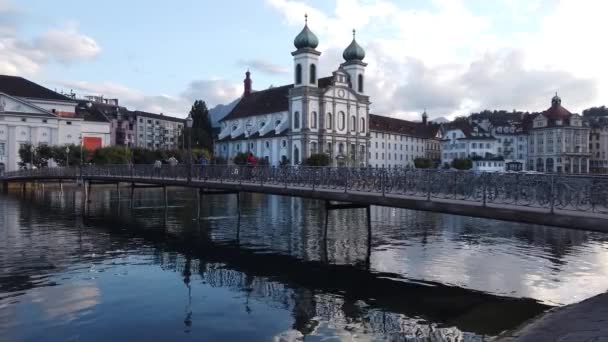 Собор Люцерна Швейцария на закате — стоковое видео