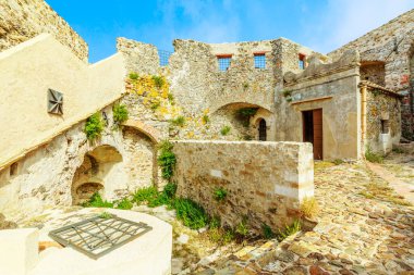 Volterraio Kalesi Elba 'yı harap etti