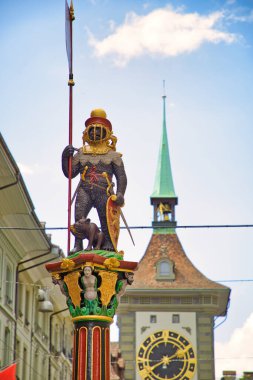 Zahringerbrunnen Bern 'in ayı heykeli