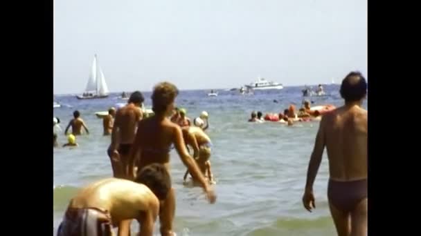 Archival Cesenatico waterfront beach in 1970s — Vídeos de Stock