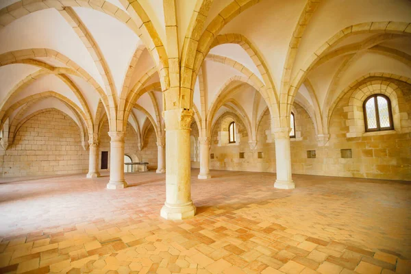 Alcobaca Portugal Agosto 2017 Dormitorio Una Gran Sala Gótica Donde — Foto de Stock