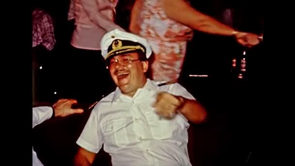 1980 arquivo navio de cruzeiro capitão — Vídeo de Stock
