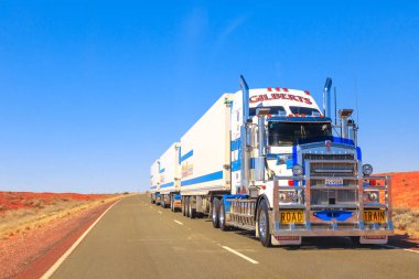 Kenworth 'un Gilberts yol treni kamyonu.