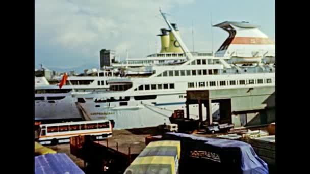 Archief van Russisch cruiseschip in 1980 — Stockvideo