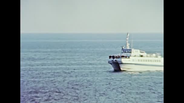 Archival of Ischia Reisedienst cruise ship in 1980s — Stock Video