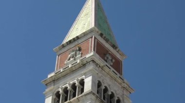 Venedik şehrinin Saint Mark çan kulesi