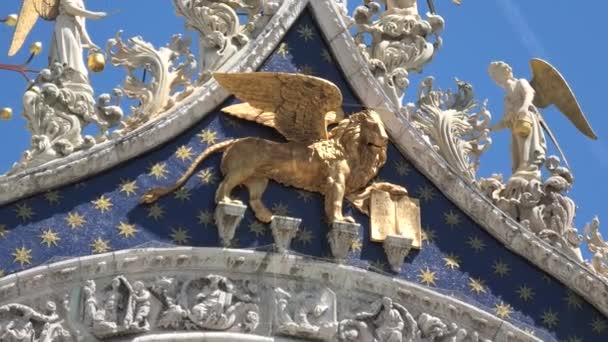 Basílica de San Marcos león alado dorado — Vídeos de Stock