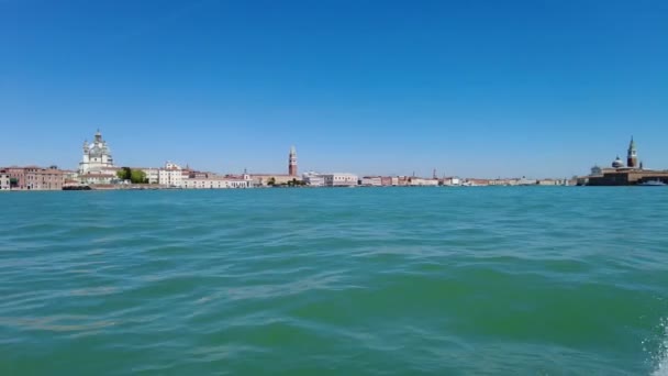 Βενετική λιμνοθάλασσα με θέα στη θάλασσα της Βενετίας — Αρχείο Βίντεο
