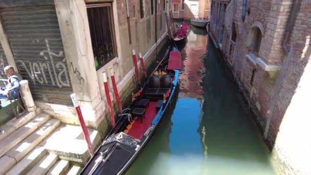 Gondola wycieczka statkiem w Wenecji — Wideo stockowe