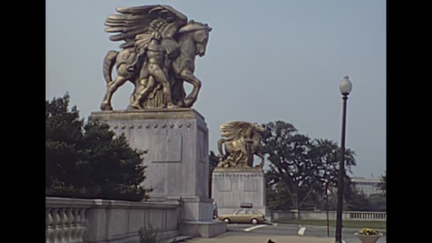 アーリントン記念橋の彫刻 — ストック動画