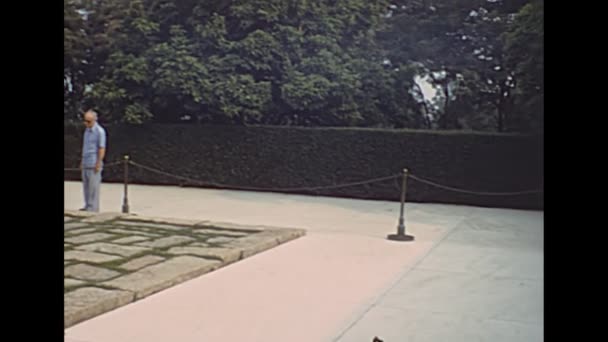 J.F. Kennedy Gravesite tour na década de 1980 — Vídeo de Stock