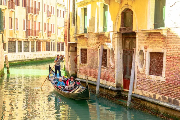Anciennes ruelles de Venise en Italie — Photo