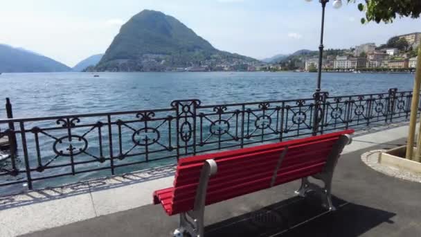 Mulher turística na cidade de Lugano — Vídeo de Stock