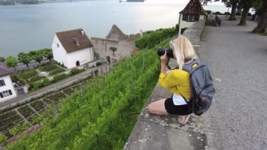 Fotoğrafçı kadın Rapperswil-Jona Skyline