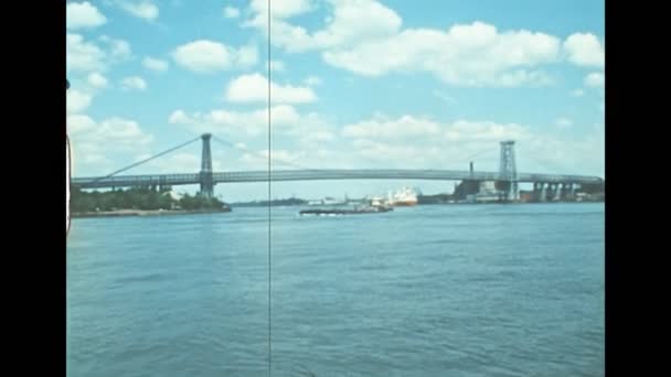 Нью-Йорк Вільямсбурзький міст в 1970-х — стокове відео