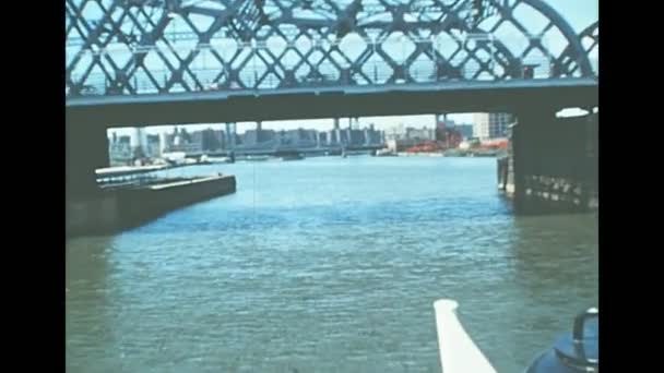 Archival of New York Willis Avenue Bridge in 1970s — Stock Video