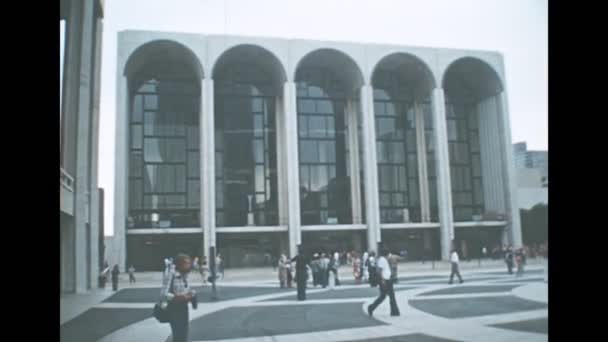 New York Lincoln Center in de jaren zeventig — Stockvideo