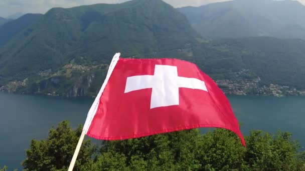 Σημαία Ελβετίας στο Lugano San Salvatore — Αρχείο Βίντεο