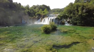 Krka Ulusal Parkı 'ndan Skradinski Buk şelalesi