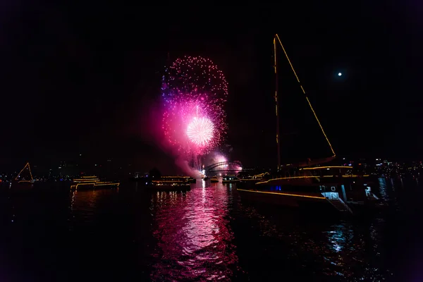 Fuegos artificiales de Nochevieja — Foto de Stock