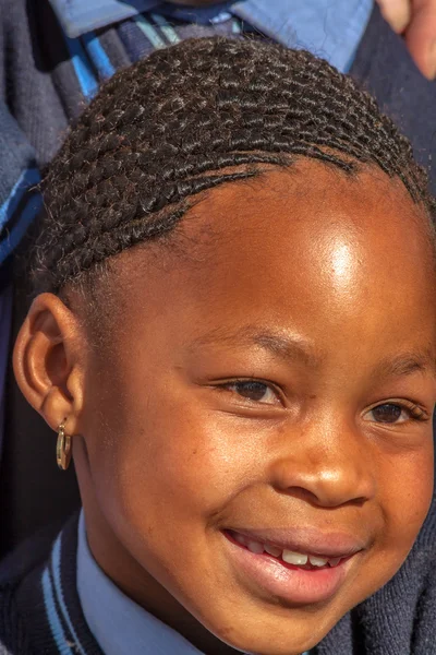 アフリカの子供の女の子の笑顔 — ストック写真