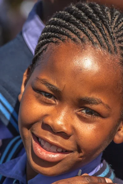 アフリカの女の子の笑顔 — ストック写真