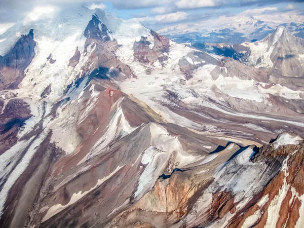 Снежные горы Аляски — стоковое фото