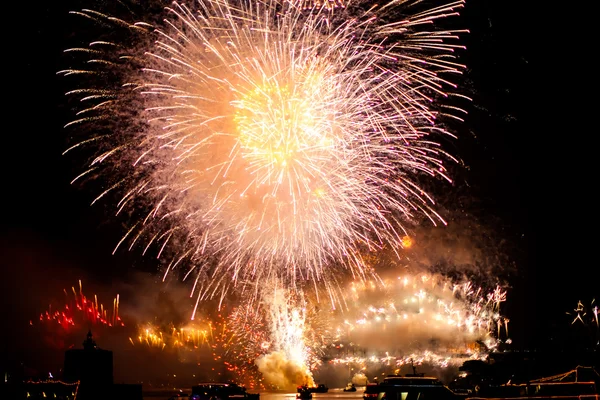 Fuegos artificiales — Foto de Stock