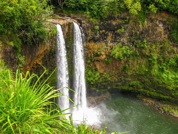 カウアイ島 Manawaiopuna の滝 — ストック写真