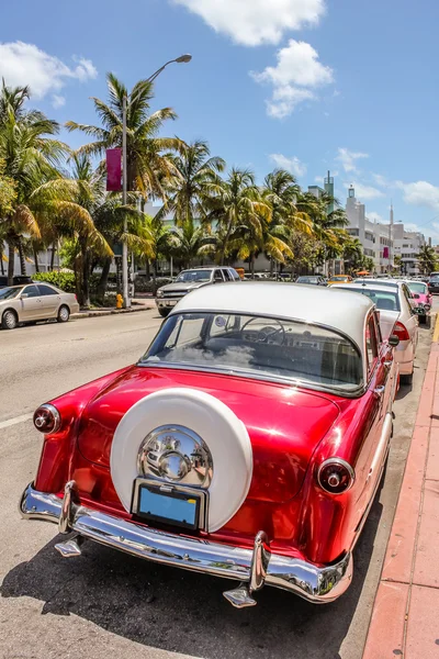 Vintage clássico carro — Fotografia de Stock