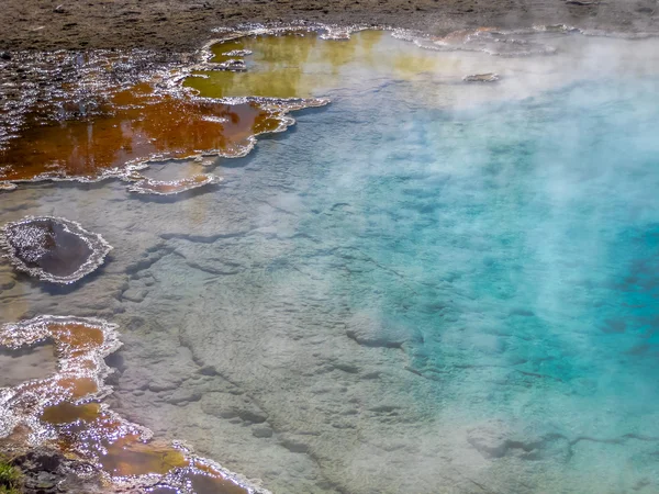 Гаряча весна в Yellowstone — стокове фото