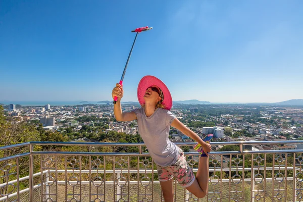 Divertido turista selfie — Foto de Stock