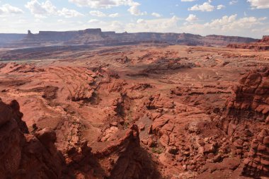 Utah, ABD 'deki Canyonlands Ulusal Parkı' nın doğu kısmının manzarası