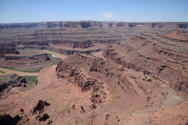 Dead Horse Point Eyalet Parkı 'ndan Canyonlands Ulusal Parkı ve Colorado Nehri' ne doğru