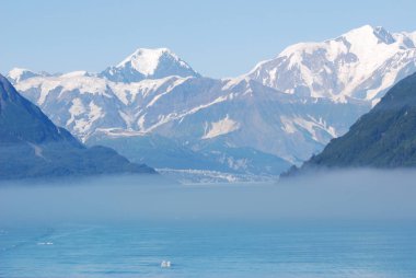 Hubbard Buzulu yakınlarındaki Whiting Peak, Alaska, ABD