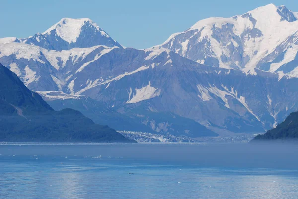 Hubbard Buzulu yakınlarındaki Whiting Peak, Alaska, ABD