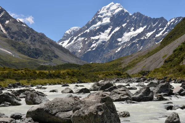Mount Cook Ulusal Parkı 'ndaki Fahişe Vadisi pisti