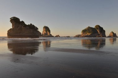 Motukiekie Sahili 'nde gelgit var.