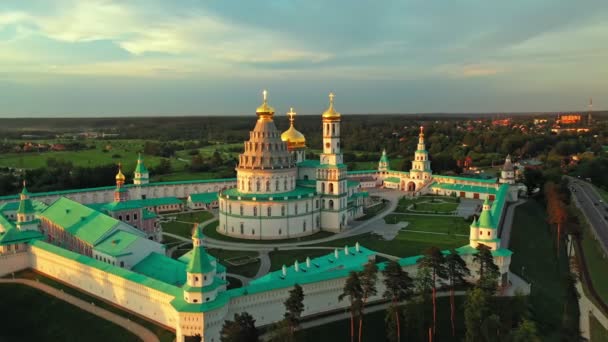Vista aérea del Monasterio de la Nueva Jerusalén de Resurrección. Istra, región de Moscú. Vuelo con drones. — Vídeos de Stock