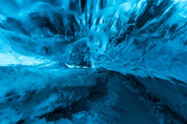 Buz mağarasının görünümü